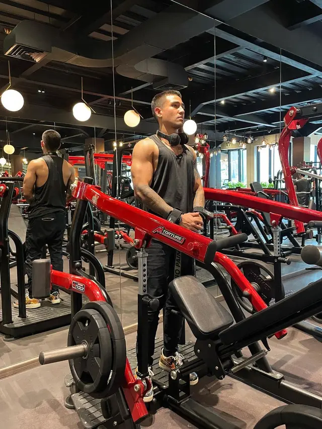 Axel Matthew Nge-gym