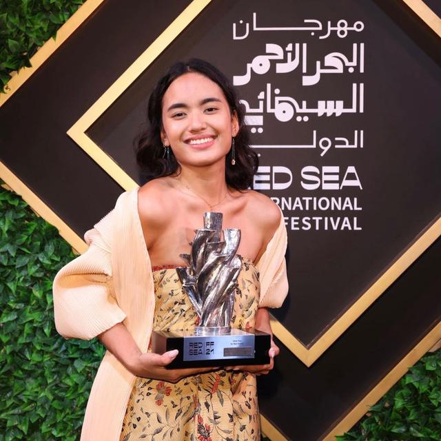 Ukir Banyak Prestasi, Ini 6 Potret Arawinda Kirana Ketika Sabet Penghargaan