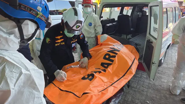 Evakuasi jenazah korban tragedi Pondok Pesantren (Ponpes) Al Khoziny, Buduran, Sidoarjo.