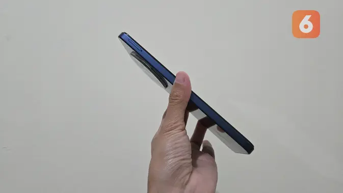 <p>Penampakan tiap sisi Redmi 14C (Liputan6.com/ Agustin Setyo Wardani)</p>