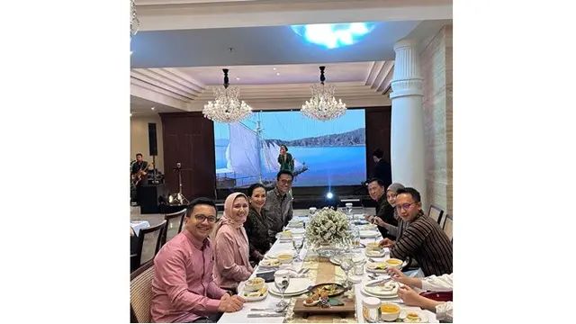 6 Potret Dine Mutiara Temani Kegiatan Sahrul Gunawan Selama Ramadhan, Makin Lengket