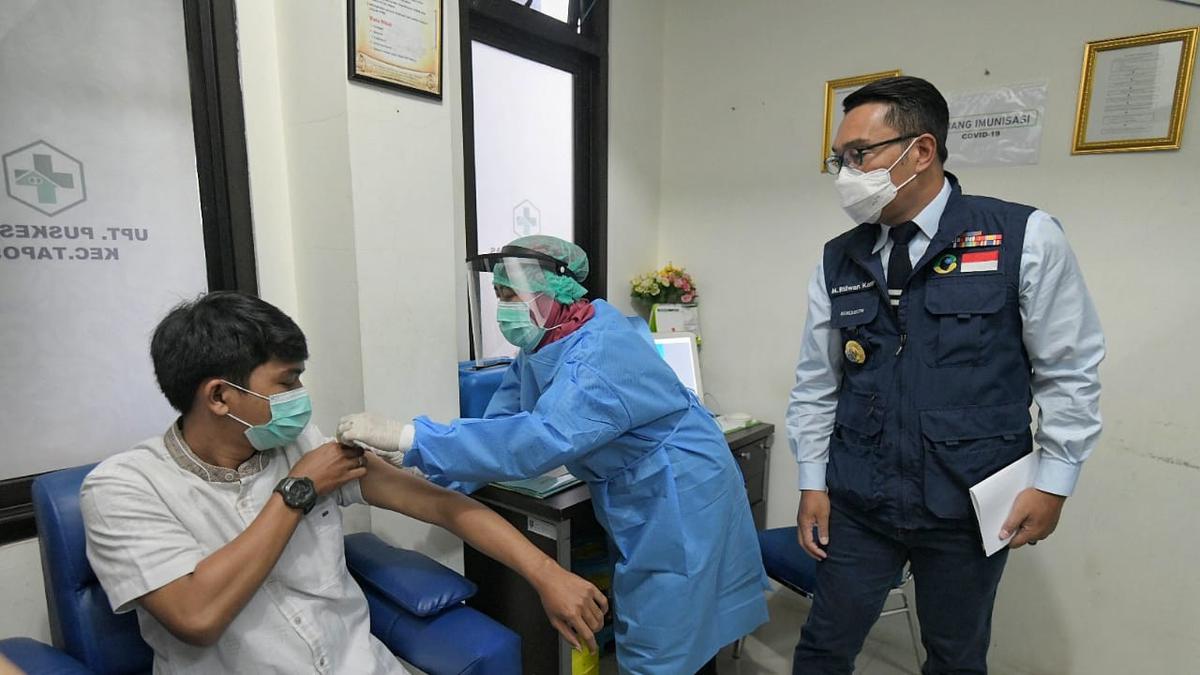 Ridwan Kamil Pantau Simulasi Pemberian Vaksin COVID-19 di Kota Depok
