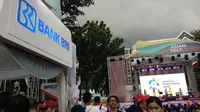 Jelang penutupan Asian Games 2018, Bank Rakyat Indonesia (BRI), Bank Mandiri dan Bank Negara Indonesia (BNI) tetap sibuk menjajakan kartu elektronik. (Maulandy/Liputan6.com)