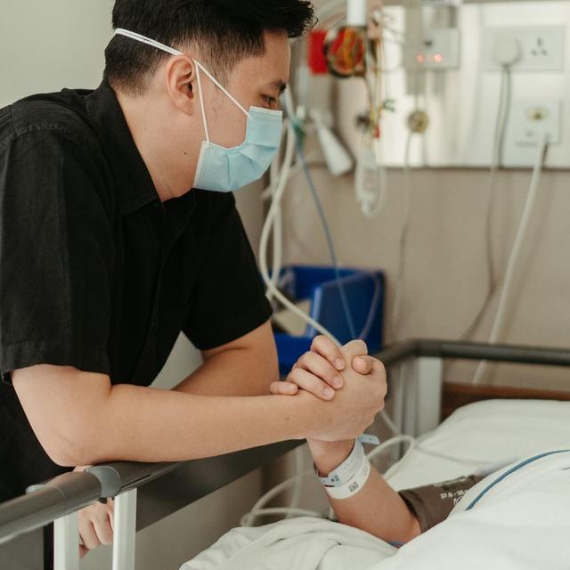 Clairine Clay Melahirkan