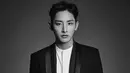 Lee Soo Hyuk memulai kariernya sebagai model di acara fashion show, Lone Costume pada 2006. Tercatat ia bermain dalam drama Lucky Romance, Scholar Who Walks the Night, dan Valid Love. (Foto: soompi.com)