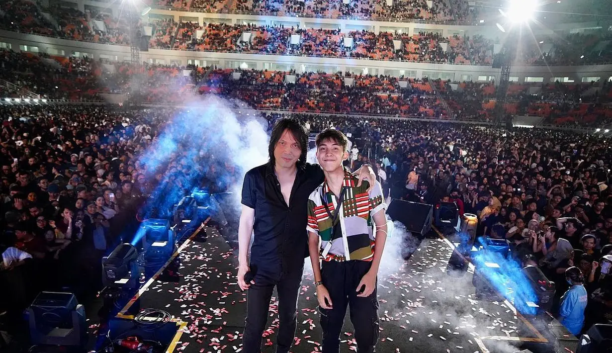 Menurut Kadri Mohamad salah satu pengacara yang juga di dalam kantor tempat putranya magang, Manuel cepat ngerti saat mengikut meeting di  saat meeting. "Keren banget @mkl.manuel Cepet nangkep... padahal meeting nya high level di Perusahan2 besar,"  tulis thekadrimohamad. [Instagram/oncemekelofficial]