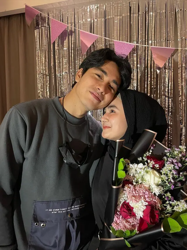 Momen Perayaan Ultah Evan Marvino yang ke-27, Dapat Kejutan Manis dari Istri. (Sumber: Instagram/evanmarvino)