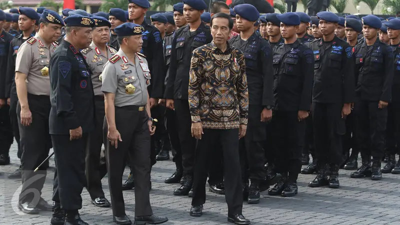 20161111-Presiden Jokowi Pimpin Apel Brimob-Jakarta