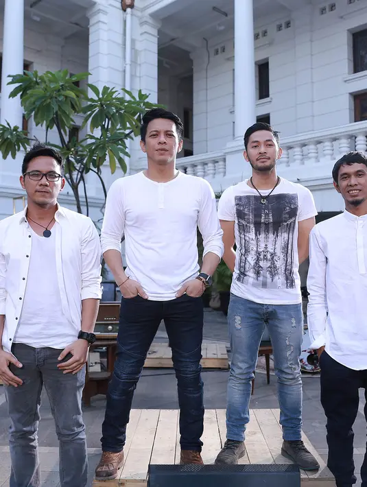 Bahkan dalam bulan Ramadan kali ini, band asal Bandung itu jadwalnya makin padat. Selain itu, NOAH baru saja merilis single Sajadah Panjang. (Galih W. Satria/Bintang.com)