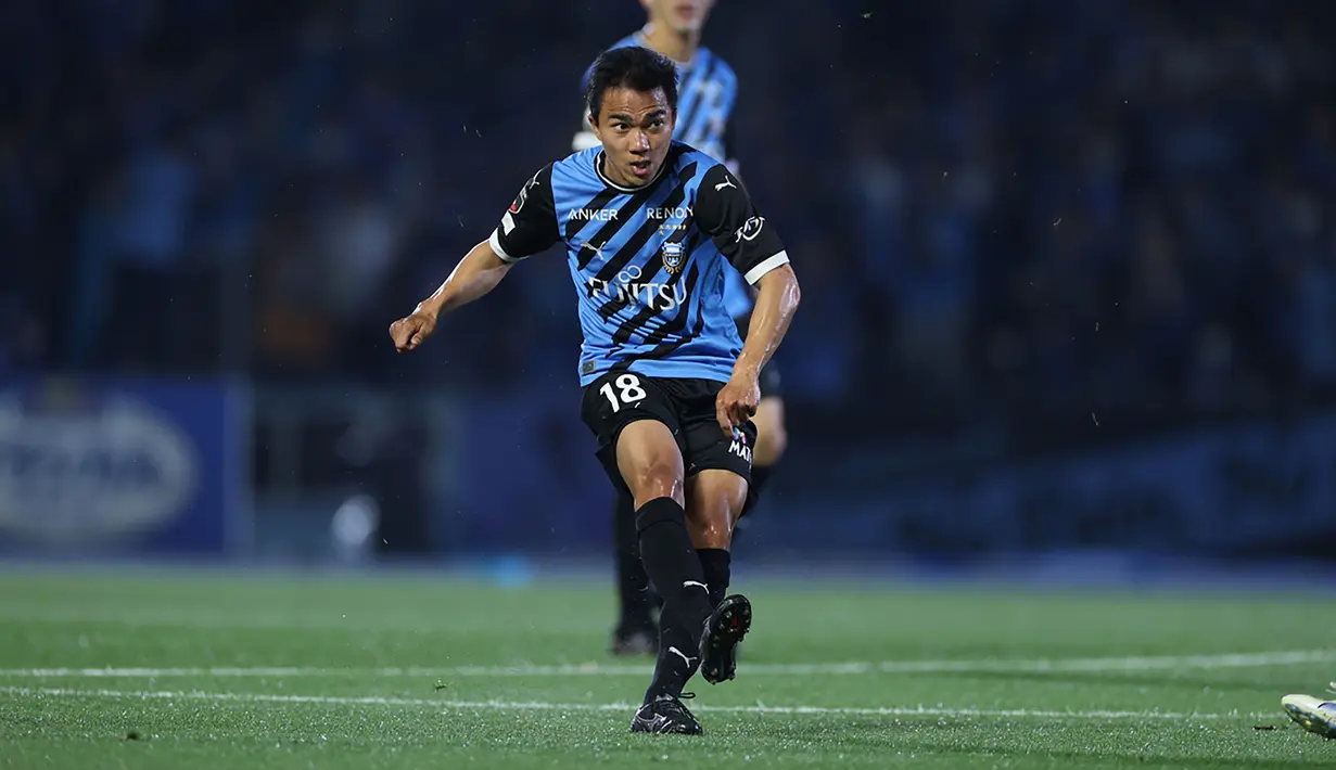 Masih di tengah musim 2023, J1 League juga harus kehilangan Chanathip Songkrasin yang kembali ke Thailand, setelah enam tahun lebih membela panji Hokkaido Consadole Sapporo dan Kawasaki Frontale. (J.LEAGUE)