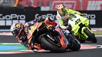 Hasil Practice MotoGP Valencia 2025: Pedro Acosta Tercepat tapi Unggul Tipis dari Marco Bezzecchi