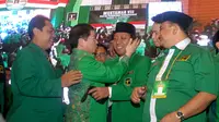 Romi terpilih sebagai ketua umum dalam Muktamar PPP di Surabaya. ANTARA FOTO/M Risyal Hidayat)