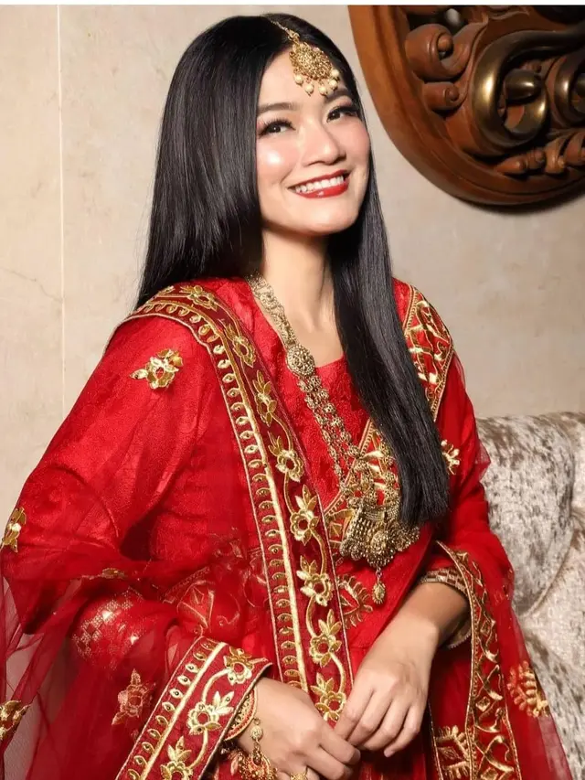 12 Tahun Bersama, Ini 6 Foto Titi Kamal dan Christian Sugiono Dalam Busana India