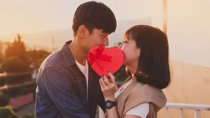 Kenali Tanda-Tanda Womanizer Sebelum Terlanjur Jatuh Hati - Cover