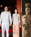 Sebelum menikah Nong Poy menggelar pesta lajang. Ia memilih atasan renda dan rok aksen ruffle. [@poydtreechada]