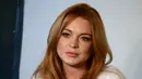 Seperti yang dilansir sumber Aceshowbiz (13/07/16), Egor menyiram minuman soda pada Lindsay Lohan. Alhasil keduanya pun memutuskan meninggalkan pesta di pantai. (AFP/Bintang.com)