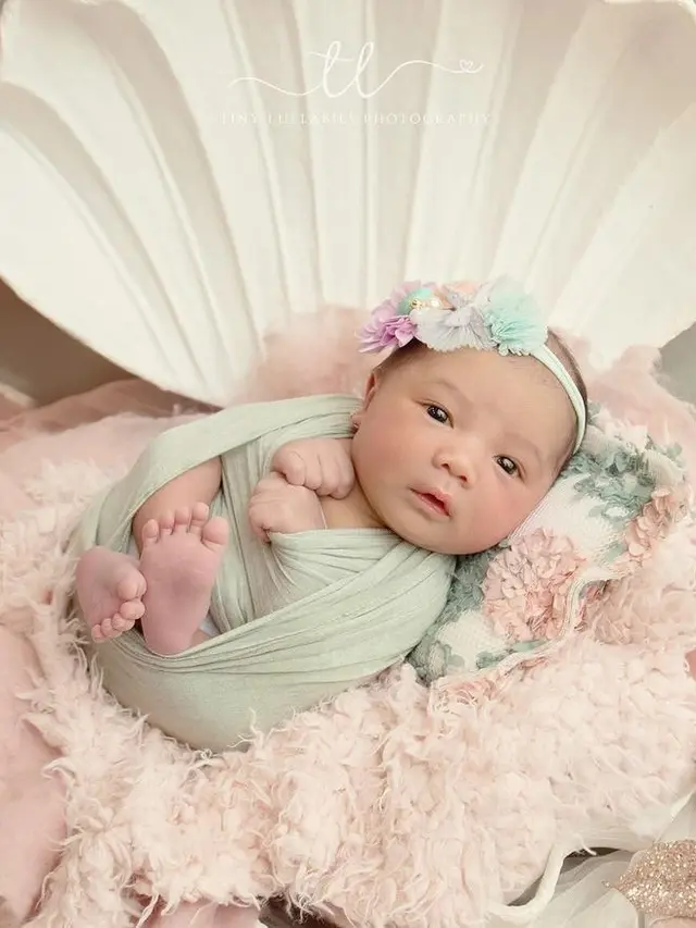 Baby Ameena dan Azura