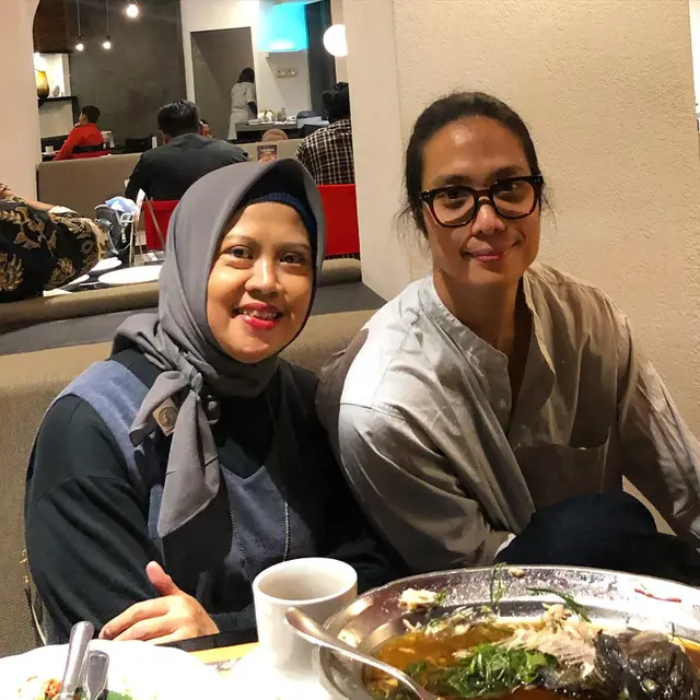 Ibunda Dikta Yovie and Nuno Meninggal, Ini 6 Potret Kenangan Kebersamaannya