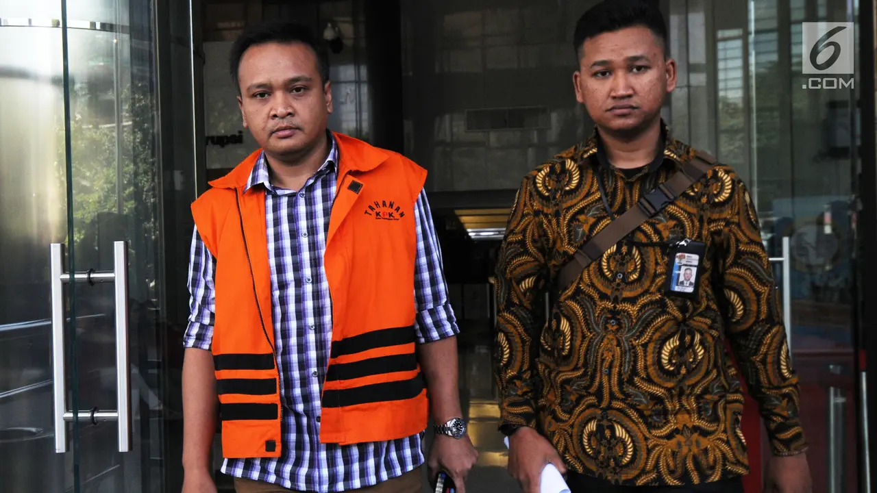 Ekspresi Keponakan Setya Novanto Usai Tandatangani Berkas P21