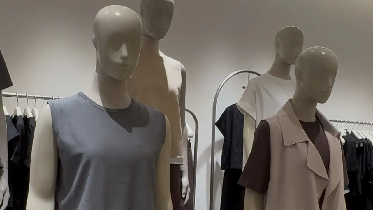 Koleksi terbaru Giordano Ladies Fall Winter 2025 yang dibagi menjadi tiga bagian. [Anisha/Fimela]