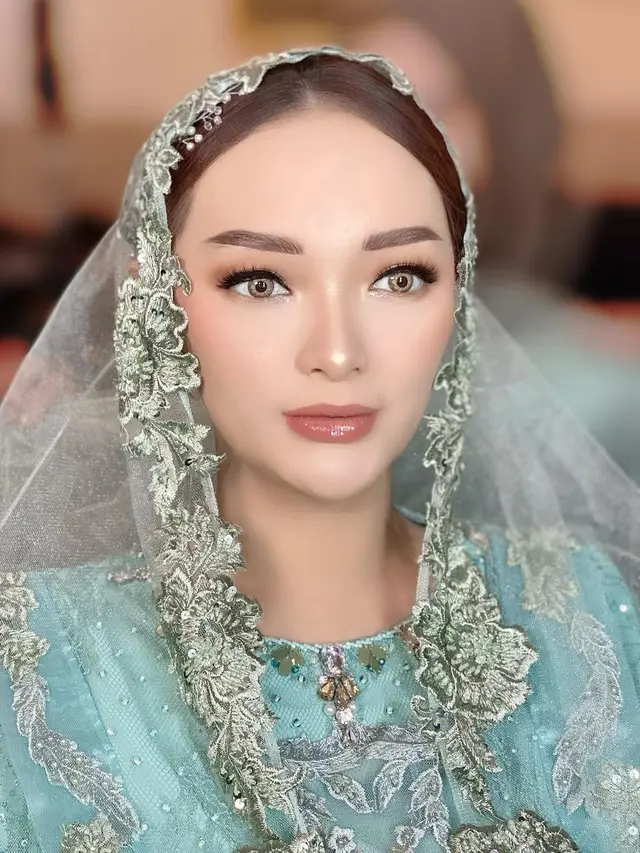 Detail Makeup Zaskia Gotik