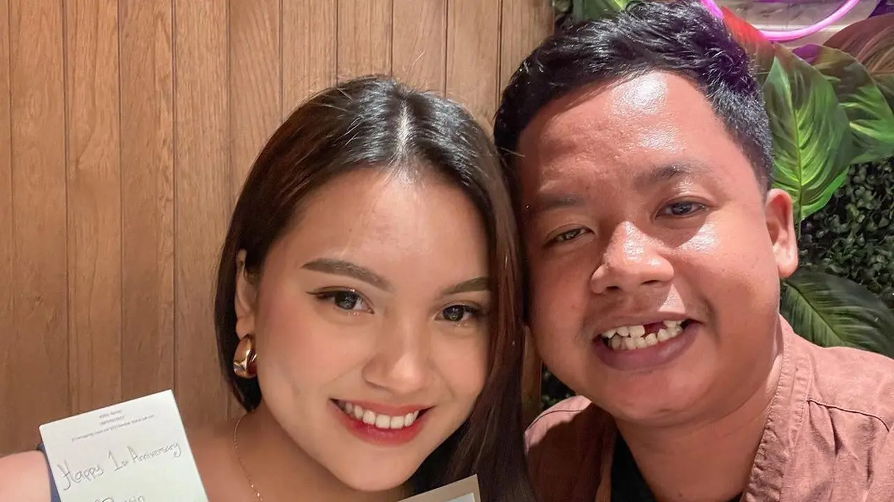 Dikabarkan Segera Menikah, Ini 7 Potret Dustin Tiffani dan Kekasih yang Makin Mesra