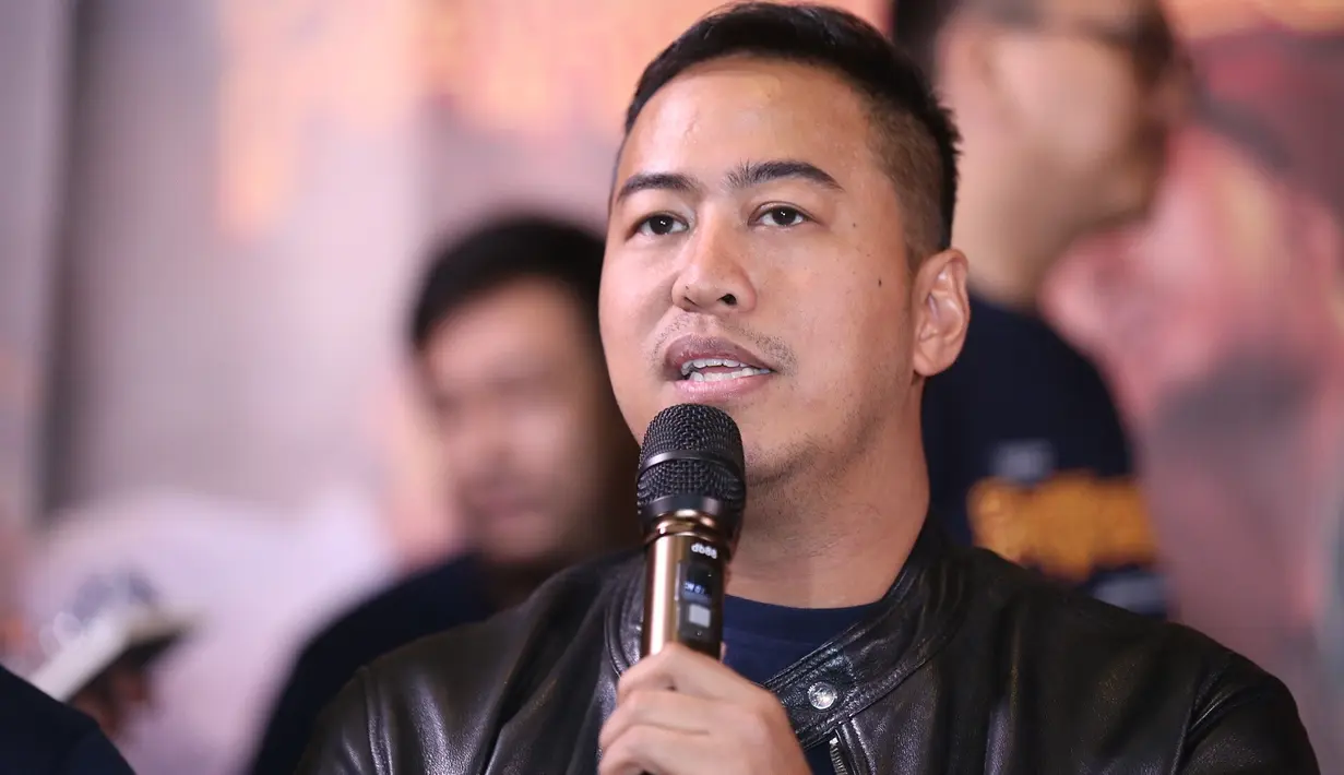 "Ketika Pak Parwes (produser Starvision) menerima Partikelir, saya sangat senang dan antusias karena akhirnya bisa mewujudkan cita-cita saya," kata Pandji . (Nurwahyunan/Bintang.com)