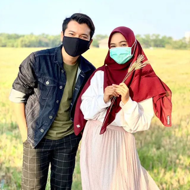 7 Potret Mesra Ria Ricis dengan Artis TikTok Reza Surya, Didoakan Berjodoh