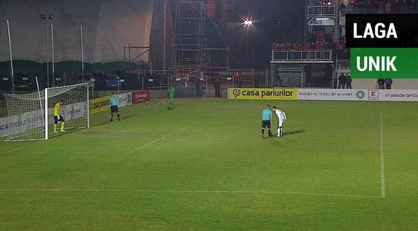 Berita video mengenai penalti yang harus diulang 2 kali pada pertandingan laga Rumania.