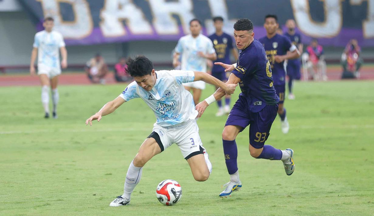 Sebelumnya, Persita mengalahkan PSM Makassar, Persijap Jepara, Persib Bandung dan Semen Padang. (Bola.com/M Iqbal Ichsan