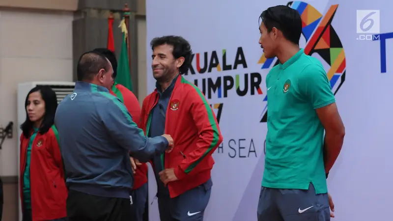 PHOTO: Ketum PSSI Resmi Lepas Timnas U-22 dan Futsal Indonesia