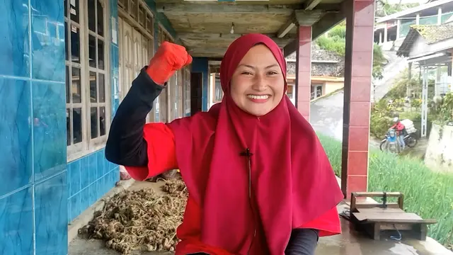 Mantan Biduan Jadi Petani