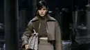 Jaket cerpelai herringbone dibuat ringan lewat konstruksinya. Foto: Document/FENDI.