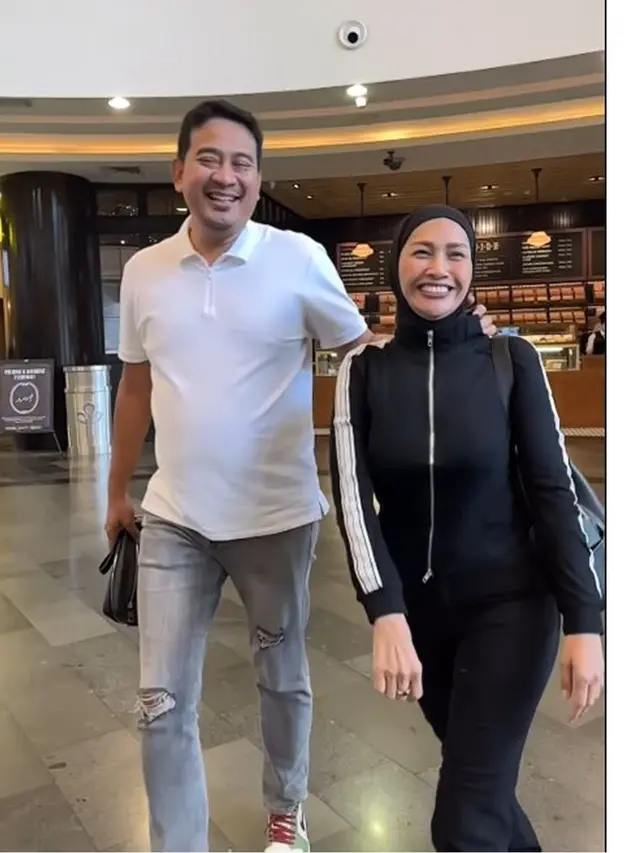 6 Potret Tata Janeeta yang Kerap Tampil Berhijab Usai Lebaran, Banjir Dukungan