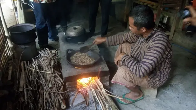 proses sangrai kopi tradisional