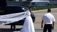 Niatnya ingin datang ke pernikahan dengan helikopter, nyawa calon pengantin perempuan ini justru melayang karena kecelakaan. 
