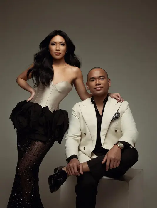 Sebelum resmi menikah, Frank Hutapea dan Winona Delany lakukan foto prewedding dengan gaya berkelas [@bubahalfian]