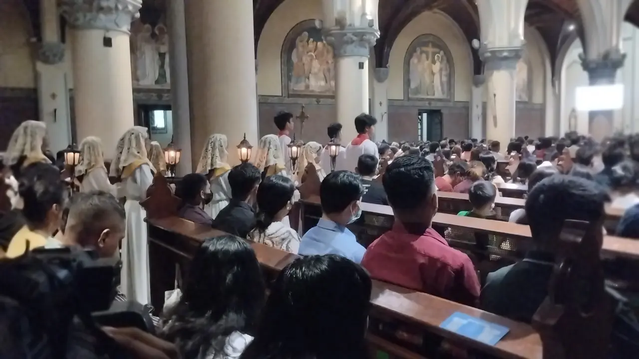 Misa Hari Raya Natal yang digelar pukul 17.00 WIB di Gereja Katedral Jakarta Pusat