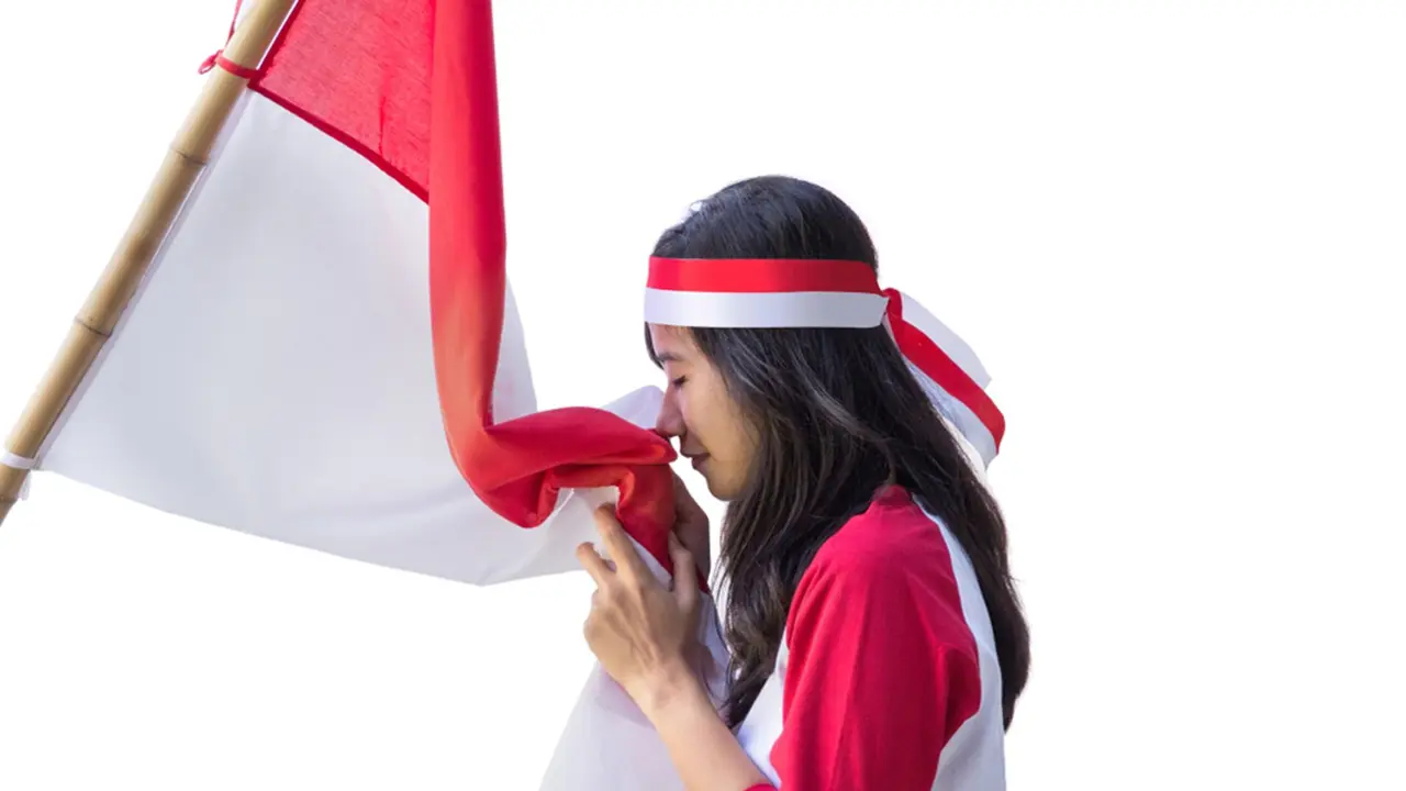 mencium bendera