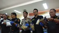 Bea Cukai Bandara Soekarno Hatta merilis temuan ketamine di bungkus kopi (Liputan6.com/Pramita Tristiawati)