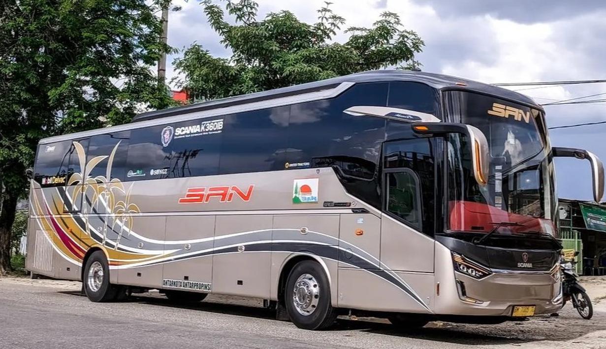 Laksana Legacy SR3 Panorama XHD masuk ke dalam segmen Super High Deck (SHD) single glass dengan ruang kargo bagian bawah yang sangat luas. Perbedaan dengan versi Panorama HD adalah tersedianya ruang penyimpanan di atas roda depan dan belakang. (Source: Instagram/@fadhil_putra)