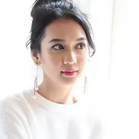 Dea Anissa, belum lama ini mengalami musibah yang cukup menyedihkan. Ia kehilangan barang berharganya berupa kamera yang memiliki nilai hingga ratusan juta rupiah. Alhasil, ia pun membawanya ke ranah hukum. (Instagram/deaaannisa)