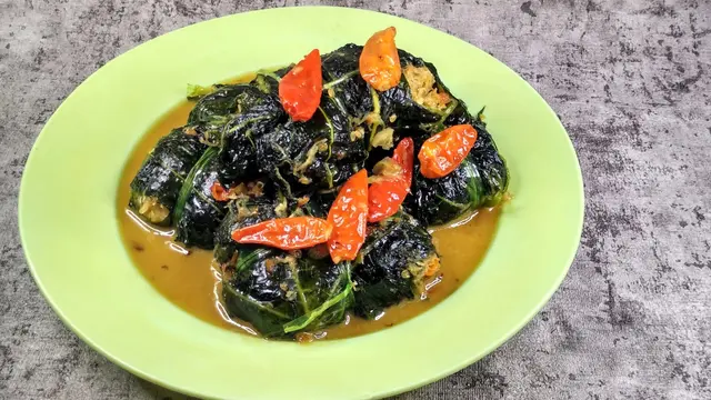 buntil daun singkong