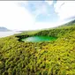 Danau Tolire di Ternate, Maluku Utara.&nbsp; foto: Instagram @rzdj07