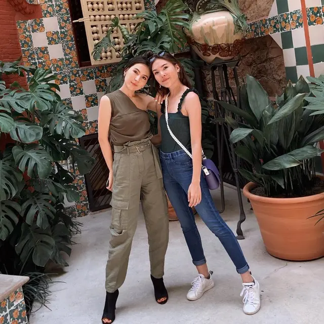 Olivia dan Sabrina Jensen (Instagram/oliviajensen)