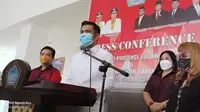 Setelah menjalani pemeriksaan oleh Badan Kehormatan (BK) DPRD Provinsi Sulut, Senin (1/2/2021), James kembali tampil di depan publik dan menyampaikan permohonan maafnya.