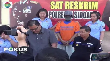 Mengaku terlilit utang, pria satu anak di Sidoarjo, Jawa Timur, jual istrinya sendiri kepada pria hidung belang. Bagaimana motifnya?