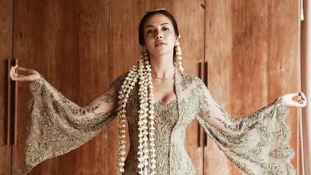 8 Inspirasi Model Kebaya Modern Simple dari Anya Geraldine hingga Nikita Willy