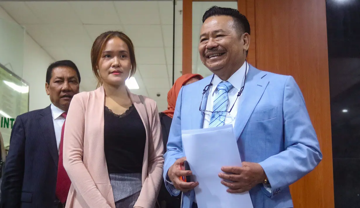 Jessica Kumala Wongso bersama kuasa hukumnya, Otto Hasibuan datang langsung ke Pengadilan Negeri Jakarta Pusat. (merdeka.om/Arie Basuki)
