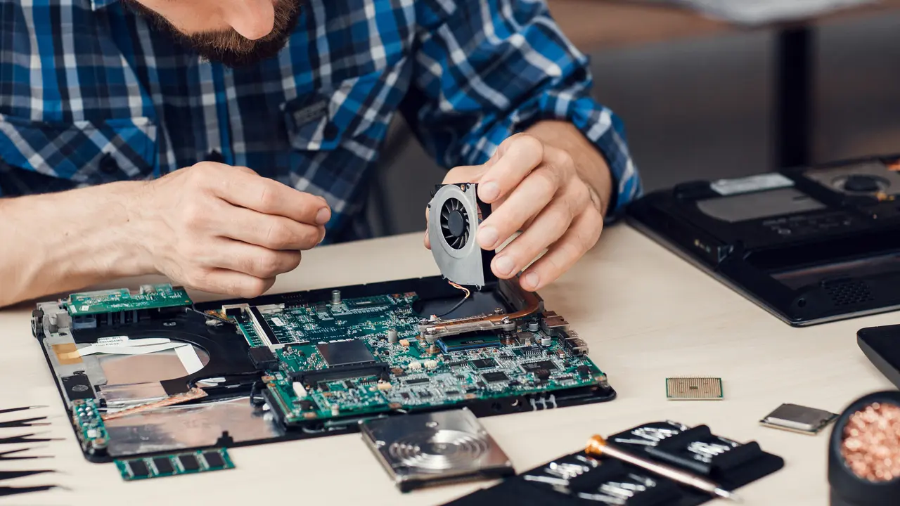 Ciri-ciri Motherboard Laptop Rusak